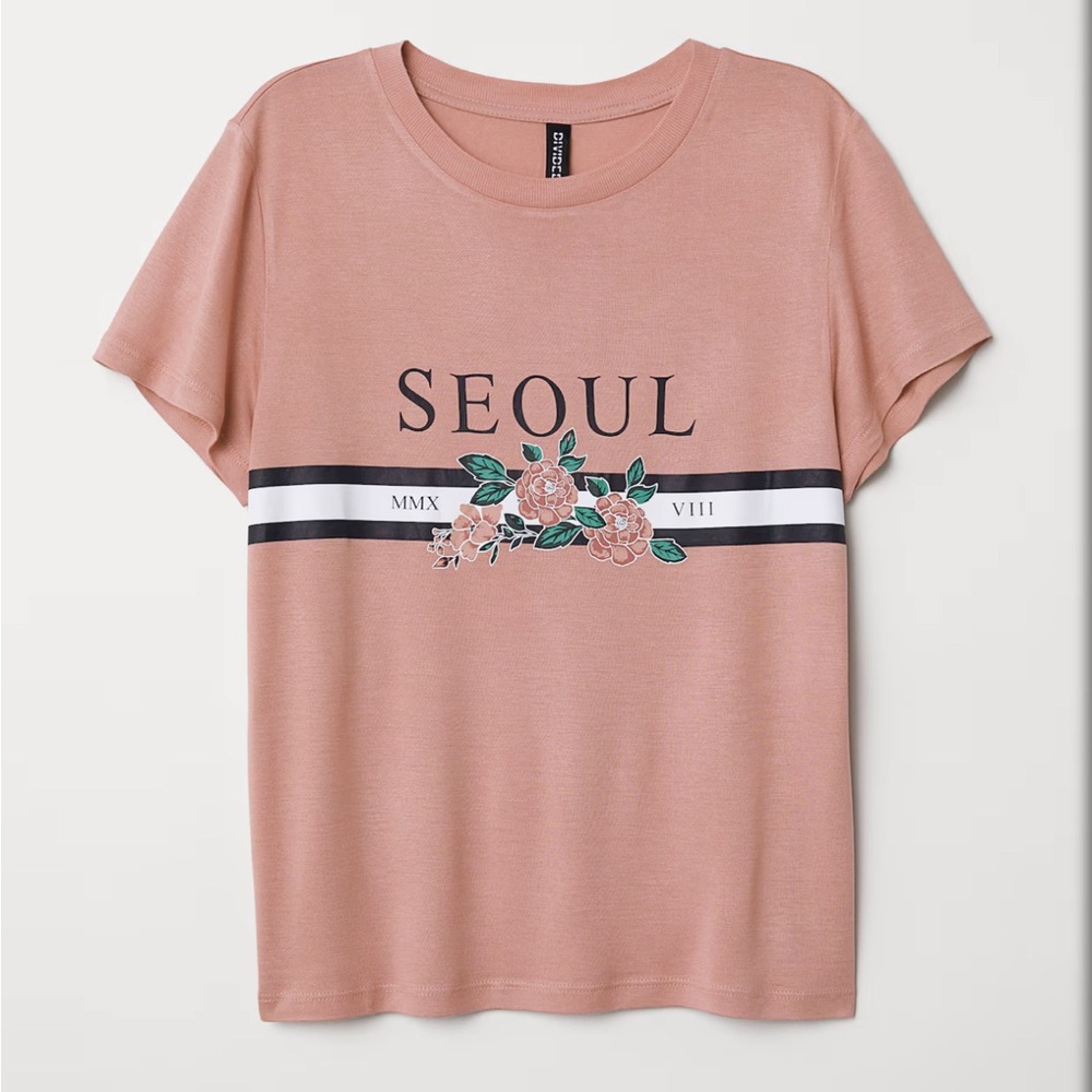 H&M Divided “Seoul” Design T Shirt